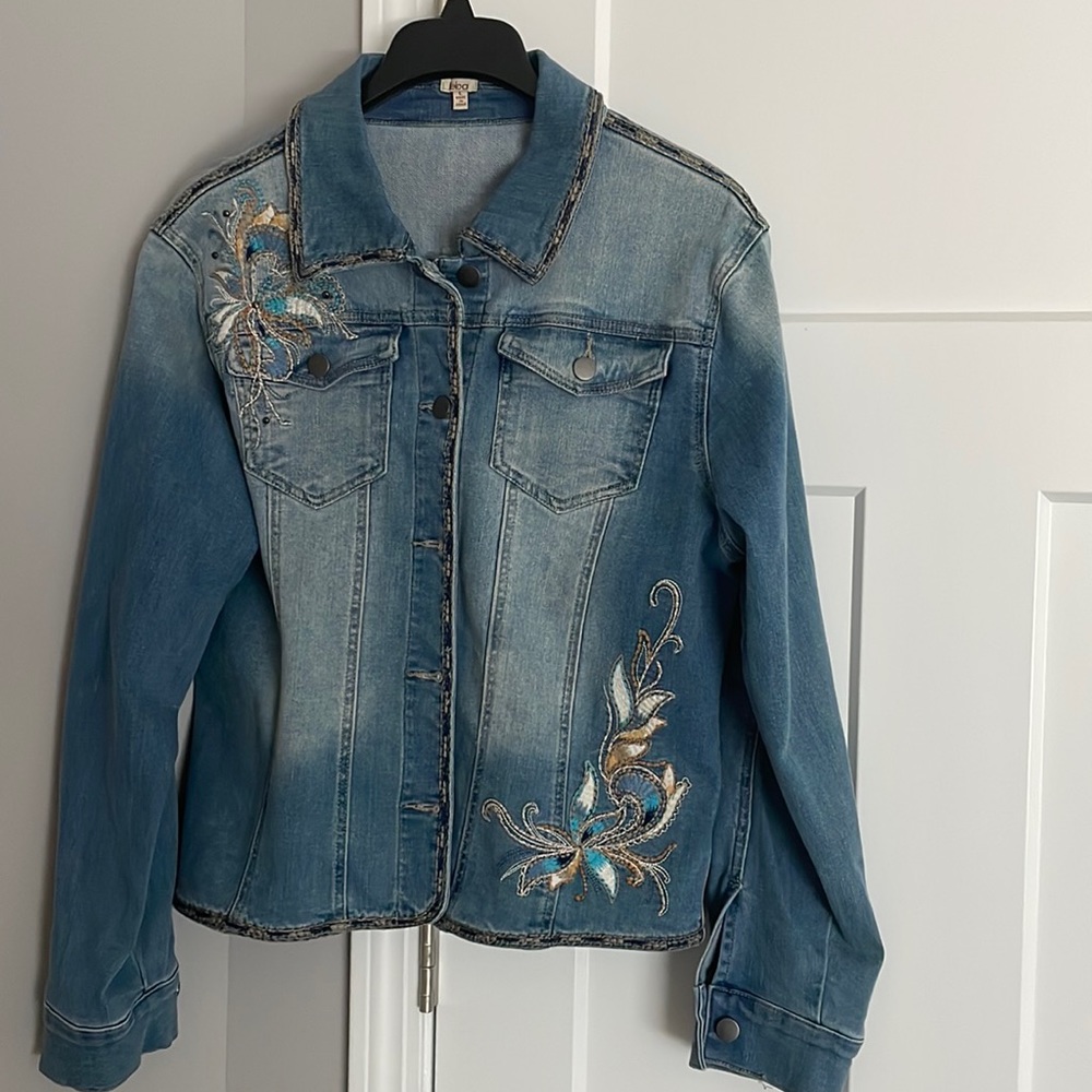 Womens Reba Jean Jacket with turquoise appliqué Sz M